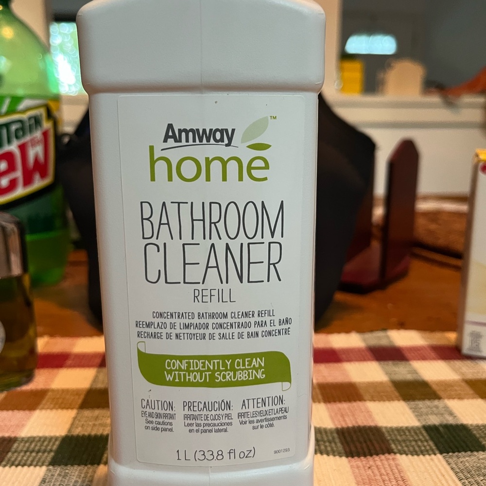 Amway Home Bathroom Cleaner Refill - White